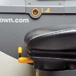 RT 4040 RT 4020 Durch die (mittels Drucktaster) höhenverstellbare Bodenplatte und die Einstellmöglichkeiten des Sitzes