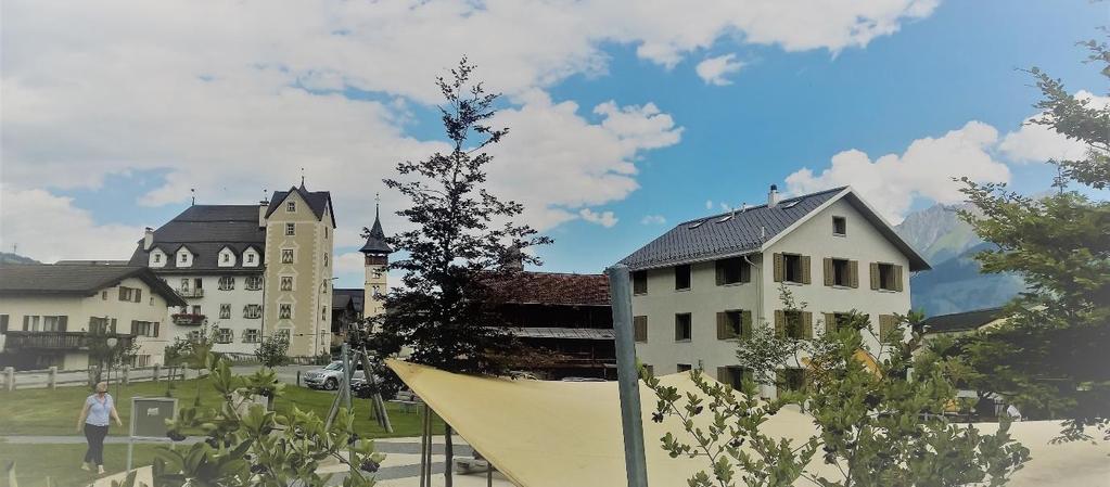 5.5-Zi.-Maisonette-Wohnung in Vella, mit Balkon, Fussdistanz zu Bergbahnen und grossem Keller Objekt Nr. 175 Ortschaft Mitten in der Val Lumnezia liegt auf 1 250 M.ü.M. sonnig und mit kompletter Infrastruktur das Bergdorf Vella mit seinen gut 450 Einwohnern.
