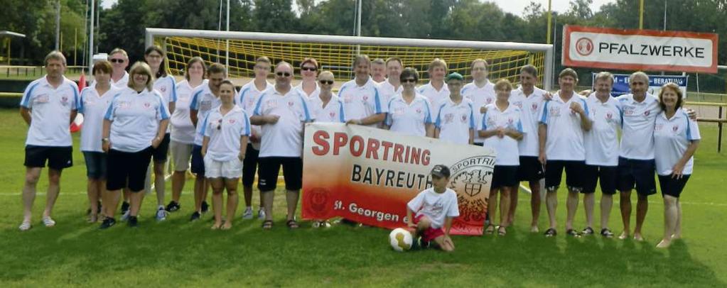 8 Bayreuth Sportring Bayreuth Mitte Juli machte sich die Altliga des Sportring Bayreuth auf den Weg zum Internationalen Senioren Cup nach Iggelheim (Nähe Neustadt an der Weinstraße).