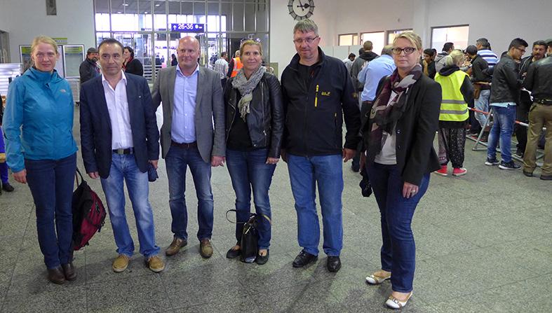 GdP vor Ort - Flüchtlingssituation am Münchner Hauptbahnhof Der Münchner GdP-Vorsitzende Oskar Schuder und GdP-Finanzvorstand Christiane Kern begleiteten einige SPD-Stadträte zum Münchner
