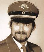 Sigmaringen. 1972 in die Feuerwehr eingetreten, wurde er 1983 zum Kommandanten der Feuerwehr Ostrach gewählt.