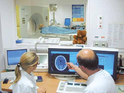 Universitätsklinikum Hamburg-Eppendorf Strukturierter Qualitätsbericht 2006 192 B-19 Klinik und Poliklinik für Diagnostische und Interventionelle Neuroradiologie B-19.