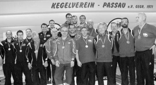 Bundesmeistertitel, gefolgt von Kirchaich mit 3106 und Passau-West mit 3105 Punkten. Für die Mannschaft spielten Andreas Dollheimer (15. Platz - 527), Steffen Murmann (2.