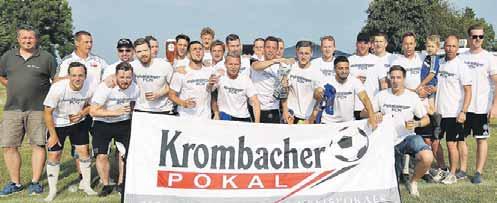 18 HELMSTEDTER SONNTAG Sport 17. Juni 2018 Der FC Nordkreis ist Kreispokalsieger. Über einen tollen Endspieltag freute sich Pokalspielleiter Dirk Rack (links).