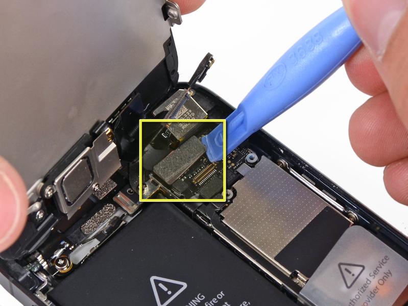Wiederzusammenbau kann sich das LCD Kabel wieder vom Anschluss lösen. Das kann weiße Linien verursachen oder der Bildschirm bleibt beim Anschalten des iphones schwarz.