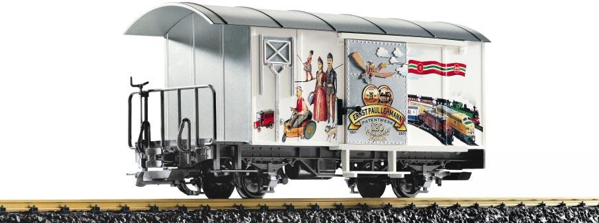 22 120-Jahre-Güterwagen 335 47280 Mit zahlreichen Lehmann-Motiven bedruckt, ist dieser Güterwagen ein toller Blickfang in