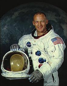 Gernot L. Geise APOLLO und kein Ende... Buzz Aldrin, der zweite Mann auf dem Mond Schlagende Argumente... Am 9.