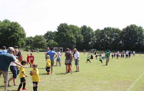 Fußball Auch unsere großen Gäste haben Spaß an unserer Veranstaltung.` Was will man mehr!, freut sich der Leiter der Turnierorganisation, Sven Solka, trotz arbeitsintensiver Vorbereitungswochen.