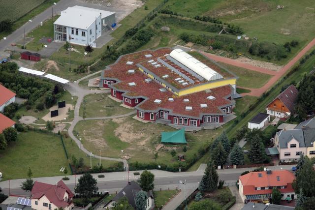 2005 Neubau Grundschule Großlehna Grundschule im Ortsteil Großlehna erbaut 2005 als erstes Gebäude in Markranstädt im Niedrigenergiehausstandard
