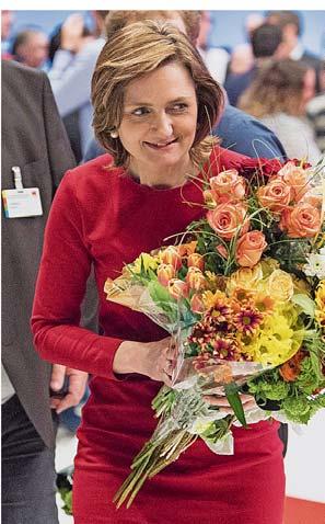 Sie grinst häufig. Ihre Mutter Gertrud ist da. In der ersten Reihe sitzen fünf ehemalige Parteivorsitzende der SPD, auch Martin Schulz und Sigmar Gabriel sind gekommen.