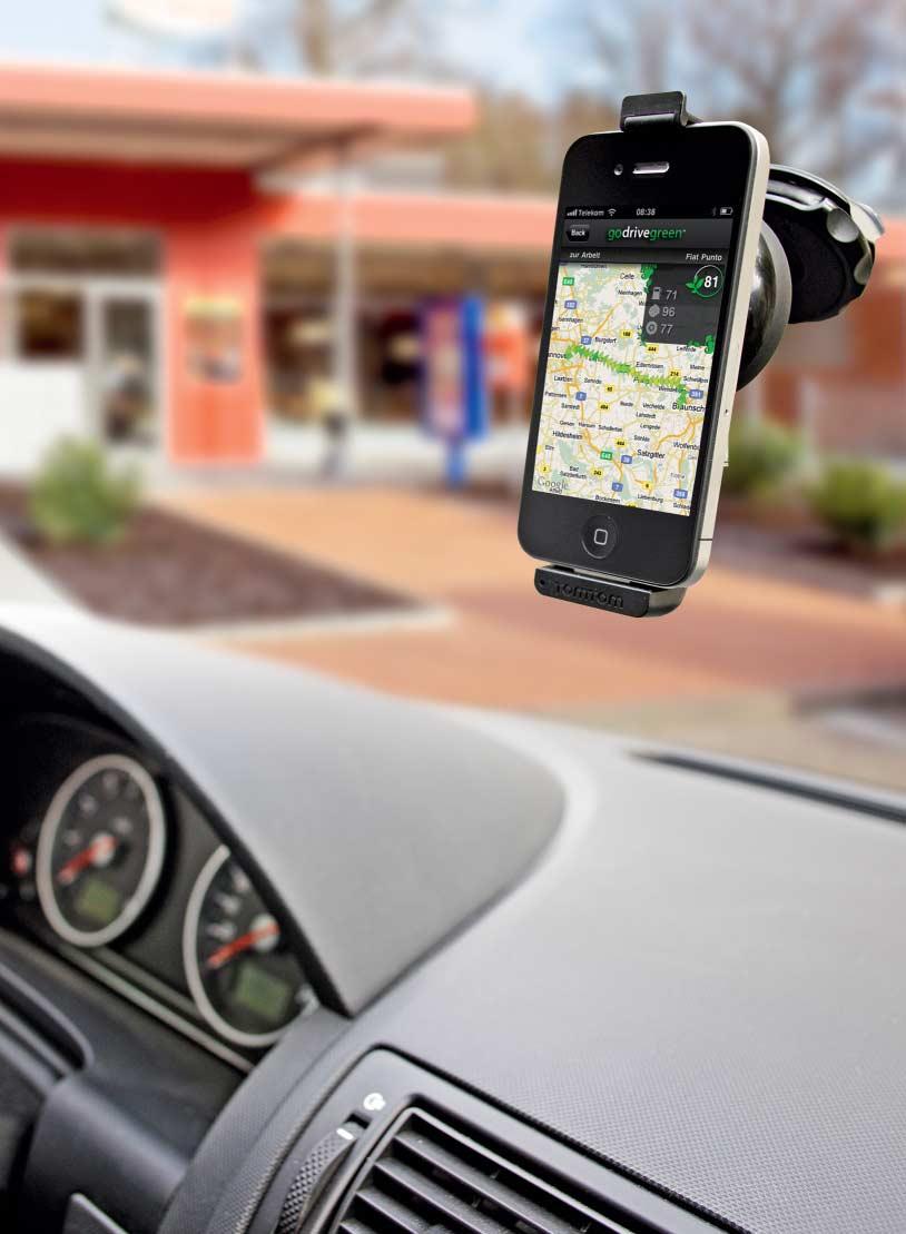 Report ios im Auto Denkt man an ios im Auto, kommen einem als erstes Navigations-Apps à la Navigon oder TomTom in den Sinn.