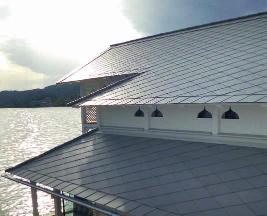 Bei dieser Deckung schützt eine Dachplattenstärke den Dachstuhl, somit ergibt sich im überdeckten Bereich durch die Überlappung eine zweifache Materialstärke.