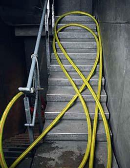 Schlauchmanagement (Ausbilderleitfaden AT 5) Hinweise, wenn Brand im Keller: Brandumfang klären Wasser