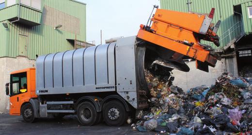 000 Tonnen Abfälle werden von uns jährlich entgegengenommen, umgeladen und von hier an ihren Bestimmungsort gebracht«, erklärt Betriebsleiter Rene Scheier.