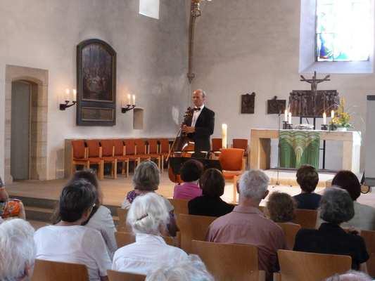 Hessisch Oldendorf 31.07.2014 Warme Klänge in der Kirche Rund 50 Zuhörer erleben viertes Schaumburger Sommerkonzert Hessisch Oldendorf.