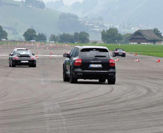 Porsche Modelle in den verschiedensten Fahrsituationen kennen lernen und testen können. Ende Sommer wurde der Anlass auch in Buochs NW inszeniert.