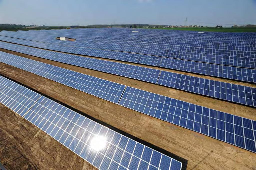 18 POTENZIAL Wachstumsmarkt Solarenergie Die verstärkte Nutzung erneuerbarer Energien wird mittlerweile über die Grenzen Deutschlands und Europas hinaus als Notwendigkeit und Chance begriffen.