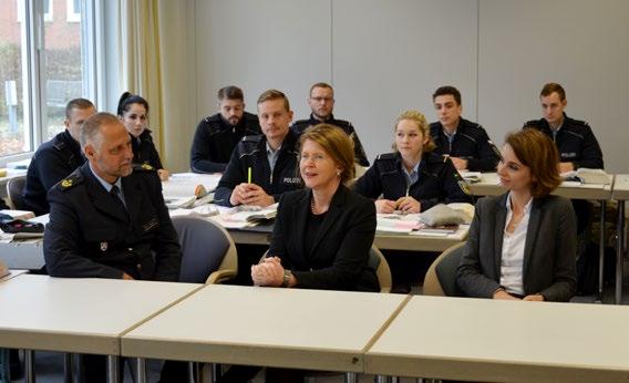 Sie informierte sich in Lübeck über die Bundespolizei im Allgemeinen und die Aufgaben der Bundespolizeiakademie im Besonderen.