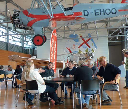 Vereinen mit einer informativen Vortragsreihe durch die Regionen. Der Flughafen Bremen war die erste Station.