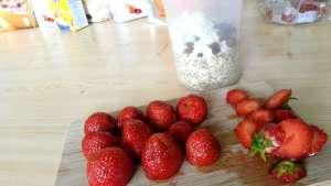 Erdbeere mit dazu und ordentlich mixen Tipp: Mit mehr