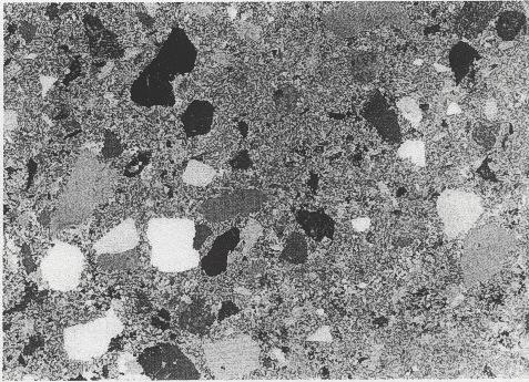 Fluidaltexturen sind dem Quarzporphyr im Lagerstättenrevier nicht eigen (Abb. 19a und 19b).