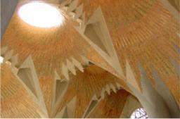 Abbildung 5: Hyperboloide in der Sagrada Familia (vgl. Scienceblogs) Abbildung 6: hyperbolische Paraboloide in der Sagrada Familia (vgl.