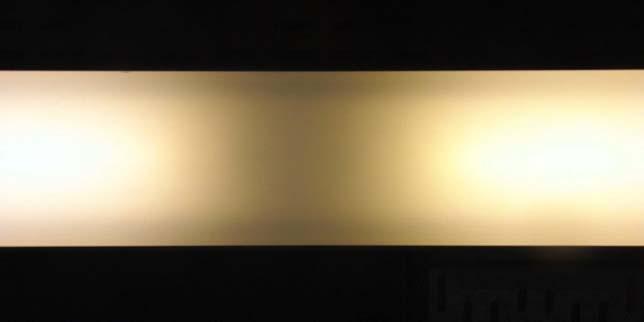 Randschatten zwischen zwei Leuchten Installation FL-Lichtband, 19 Lampen à 35 Watt (+3 Watt EVG),