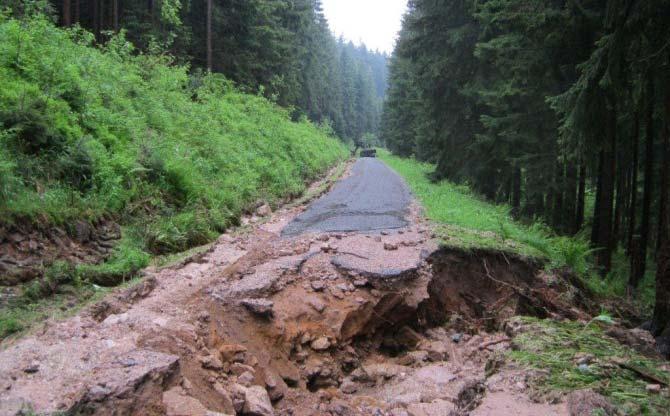Forstliche Wegeinfrastruktur Hochwasserkatastrophe Juni 2013 Schadenshöhe im Landeswald: 6,4 Millionen Euro alle
