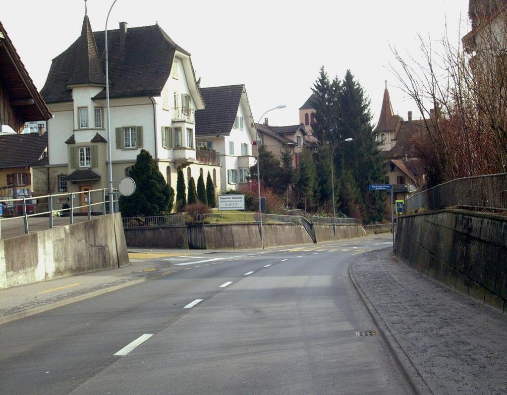 Linksabbiegen Bertiswilstrasse - Rüeckringenstrasse 1. Blick zurück 2. Armzeichen links 3. Einspuren 4.