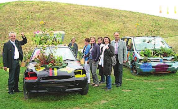 DORFENTWICKLUNG Am 14. Juli machte eine Abordnung unseres Vereines mit Bürgermeister Roman Anzengruber und Amtsleiterin Martina König einen Ausflug in die Landesgartenschau in Ansfelden.