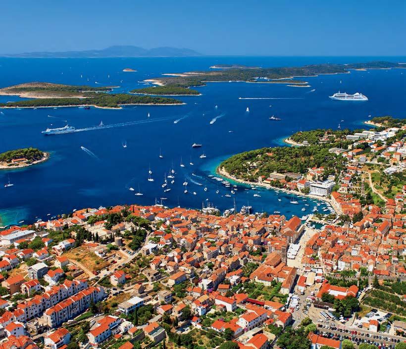 Nautiker aller Art besuchen die mitteldalmatinischen Inseln, unter welchen die Stadt Hvar als das Zentrum des Geschehens hervorsticht Hvar und Paklinski Inseln sonnenreichste Insel Kroatiens ist.