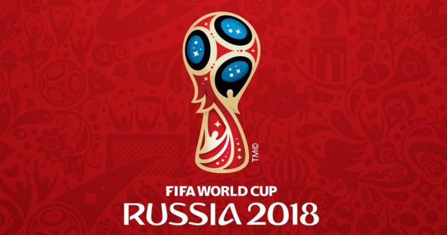 Public Viewing Fussball Weltmeisterschaft 2018 in Russland Meisterschaft und Deutscher Pokal sind entschieden auch mein Panini Sammelheft ist vollständig.