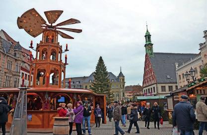 - bäck, Bergparade und gute Stimmung: Mit dem idyllischen Weihnachtsmarkt im Herzen der Altstadt läutete Zwickau vom 22. November bis 23. Dezember die Vorweihnachtszeit ein.