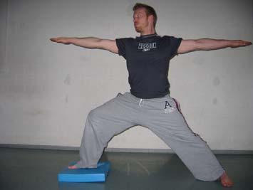 Technik: halten und Rumpfspannung Beine wechseln Übung 6: Lunge Übung 7: Krieger 2 Bein und