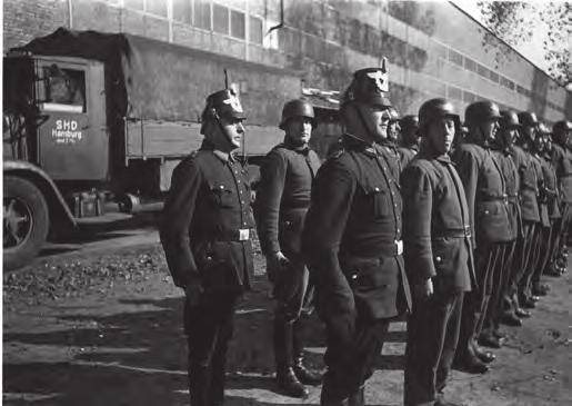 (DHM) Feuerschutzpolizei und Luftschutzpolizei Aufstellung des Führers des Instandsetzungsdienstes des LS-Ortes Hamburg vom 3. Januar 1944.