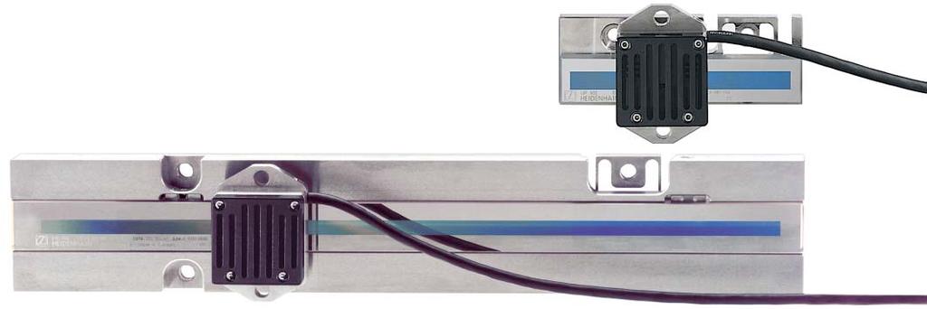 Technische Kennwerte LIP 382 LIP 372 Maßverkörperung Längenausdehnungskoeffizient DIADUR-Phasengitter auf Zerodur-Glaskeramik Þ therm (0 ± 0,1) 10 6 K 1 Genauigkeitsklasse ± 0,5 µm (höhere