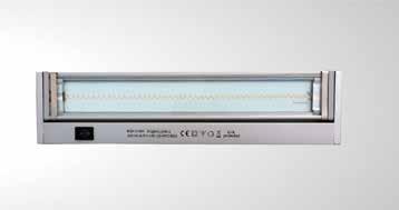 3,60 3,00 LED SMD Lichtfarbe: warmweiß, 3000 K Aluminiumgehäuse Glasabdeckung, klar 1,5 m mit Eurostecker (links) Schalter: integrierter Tastschalter (links) Hinweis: Leuchte mit