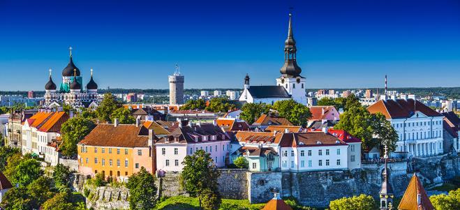 in Riga erfunden wurde und das aus 24 Heilkräutern hergestellt wird - verkosten oder probieren Sie auch das berühmte Schwarzbrot und die deftigen grauen Bohnen mit Speck. 7. Tag: Riga Tallinn (ca.