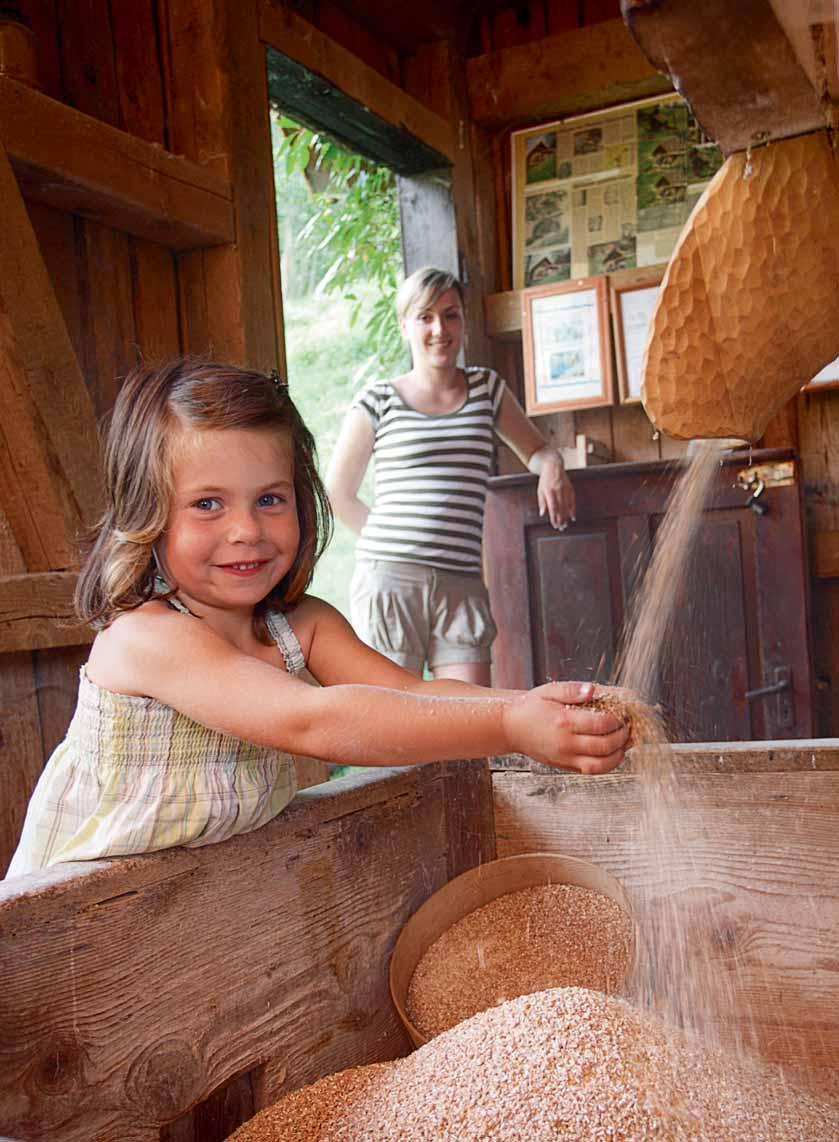 46 www.ottenhoefen.de kappelrodeck waldulm ottenhöfen im schwarzwald seebach mummelsee 47 Es klappert die Mühle am rauschenden Bach.