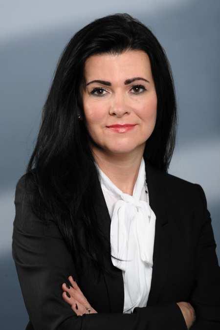 Dr. Rita Niedermayr Österreichisches Controller Institut, Geschäftsführerin Contrast Ernst & Young Management-Consulting, Geschäftsführerin Studium an der Wirtschaftsuniversität Wien