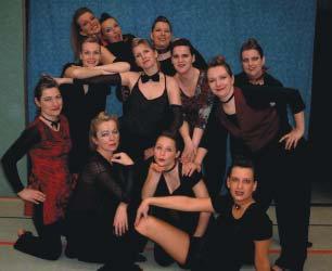 Sie nehmen regelmäßig an den Wettkämpfen im Bereich Dance-Cup des Deutschen Turnerbundes teil. In diesem Jahr wurde TanzArt Bezirksmeister in der Alterklasse B im Modern- und Jazzdance. Dörthe-K.