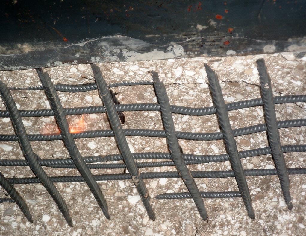 Brandschutzbekleidungen in Tunnelanlagen Schäden an der Konstruktion durch hohe