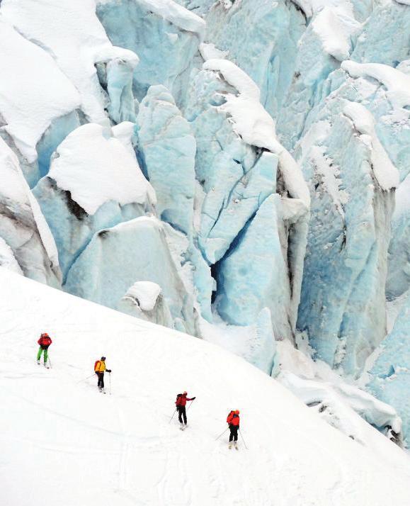 SKIHOCHTOUREN Skitouren im Jungfraugebiet Die wunderbare Landschaft des Jungfrau Gebietes ist Ziel dieser Woche.