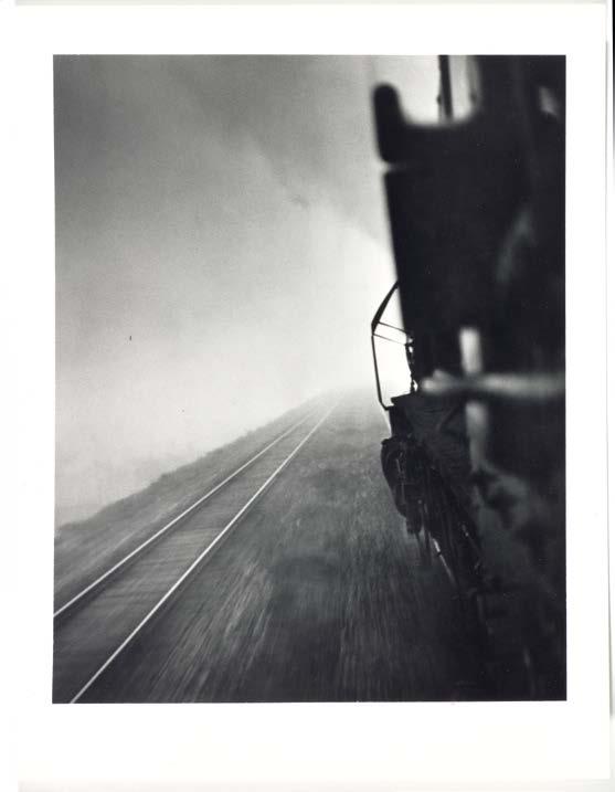 Photographie Klassische Photographie 1666* ANONYM (XX) Verkehrs-Darstellungen von Zügen, Bussen und Strassenbahnen, ca. 1960-1965. Album mit ca. 1400 montierten Original- Photographien.