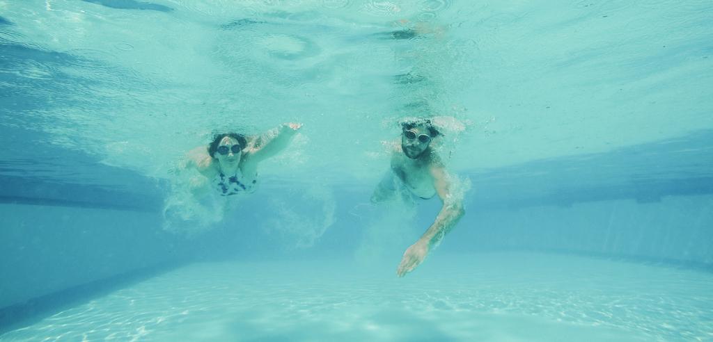 SCHWIMMEN AM FREITAG Ein Angebot für die unter Ihnen, die gerne regelmäßig schwimmen gehen möchten. Oft fehlt es alleine an Motivation und Überwindungskraft.