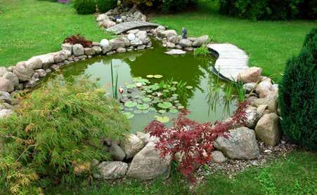 Teichbau Jeder sehnt sich nach einem Platz, an dem er an heißen Tagen in kühlem Nass baden kann und sich somit jeder Tag wie Urlaub anfühlt. Ihr eigener Garten kann ein solcher Ort werden.