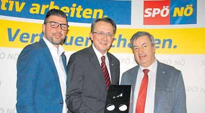 R E G I O N 15 BEZIRK Peterl neuer SPÖ Bezirkschef Spannend war die Wahl des neuen SPÖ-Bezirksvorsitzenden im nun vergrößerten Bezirk Korneuburg.