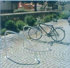 fahrradständer aus Rundrohr Fahrradanlehnbügel aus -Rundrohr Ø 48 mm und Ø 60 mm, das in Korn 240 geschliffen wird.