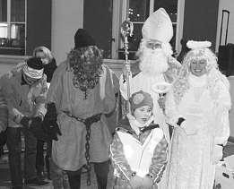 Mit einem abwechslungsreichen Programm begeisterten sie Eltern und Großeltern. Lichterfest im Oberdorffest Beim Oberdorffest kam wieder Weihnachtsmarktstimmung auf.