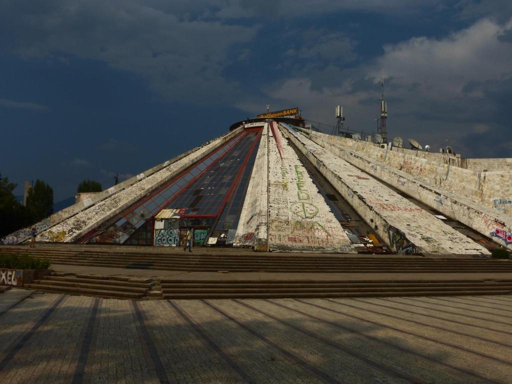 Pyramide in Tirana (auch